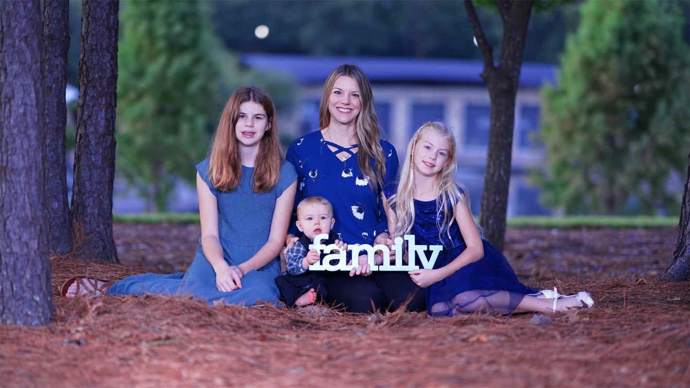 The Woodlands Family Photographer Photography Portraits Photo Studio Logo for Family Fashion Kids Headshots Birthdays Modeling